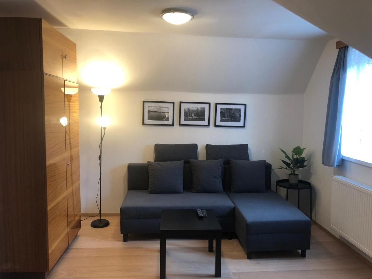 Apartmany Jevany Buitenkant foto